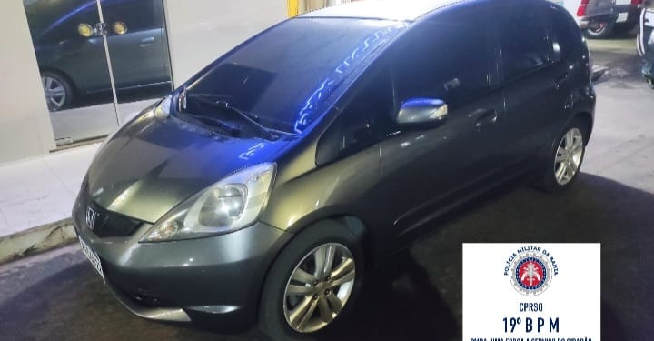 Carro com chassi adulterado é apreendido pela PM de Jaguaquara