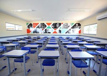 TJ-BA determina suspensão da greve e volta imediata dos professores às aulas em Salvador