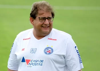 Bahia demite técnico Guto Ferreira após sequência de derrotas em casa