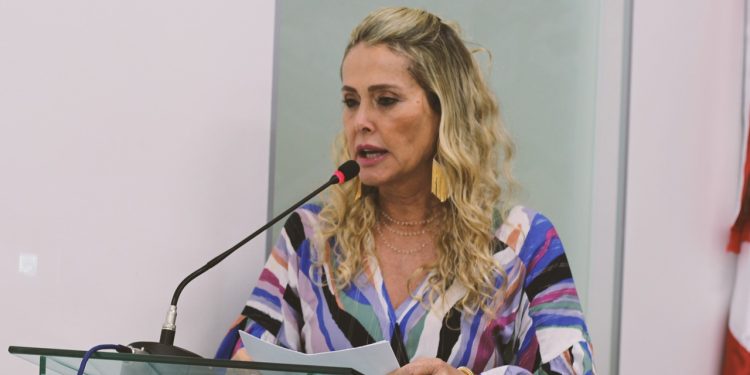 Prefeita Edione anuncia antecipação do salário de junho