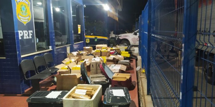 Iramaia: PRF realiza grande apreensão de armas e drogas