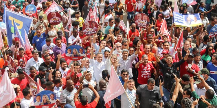 Ao lado de lideranças políticas do Vale, Jerônimo realiza o PGP em Jaguaquara