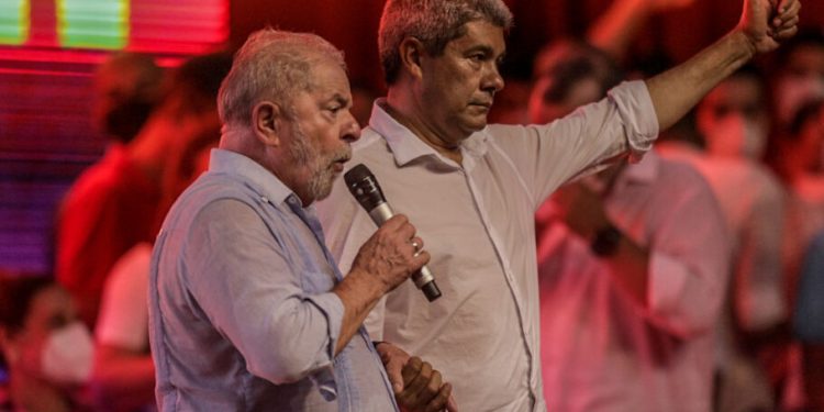 Quaest/Genial: Com apoio de Lula, Jerônimo Rodrigues cola em ACM Neto