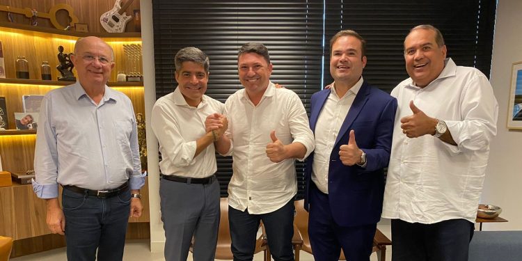 Prefeito de Milagres, Cezar de Aderio, oficializa apoio à ACM Neto