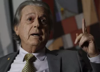 Luciano Bivar desiste de pré-candidatura a presidência da República, diz site