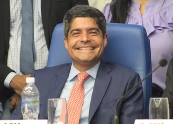ACM Neto decide não participar do debate da Band