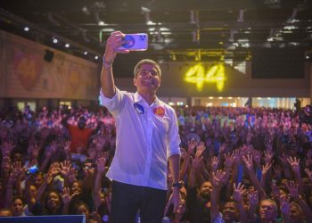 ACM Neto oficializa candidatura ao Governo da Bahia