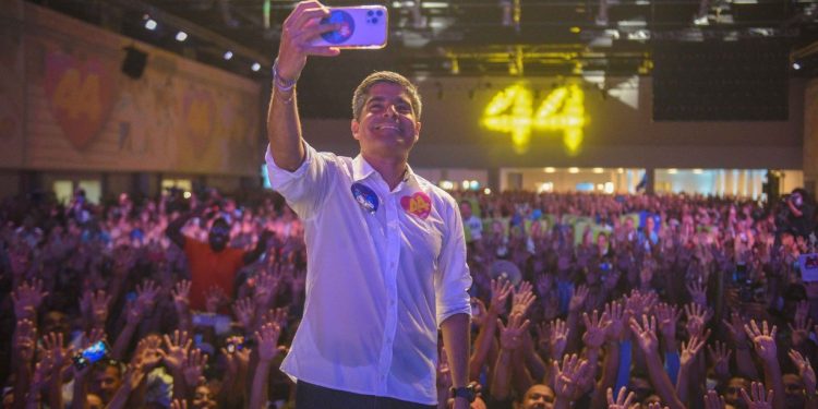 ACM Neto oficializa candidatura ao Governo da Bahia