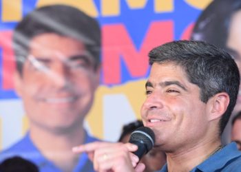 ACM Neto mantém liderança folgada e venceria eleição no primeiro turno, diz pesquisa