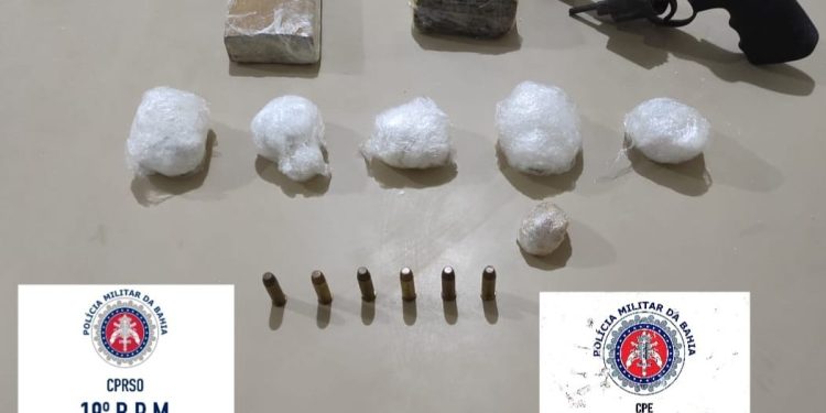 Polícia prende dois homens com arma e drogas em Jaguaquara