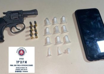 Polícia Militar prende homem com arma e drogas em Jaguaquara