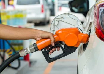 Petrobras anuncia nova redução no preço da gasolina