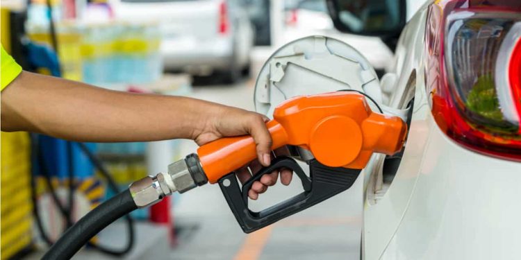 Petrobras anuncia nova redução no preço da gasolina