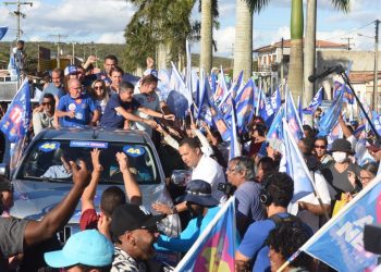 ACM Neto percorre 4,4 mil quilômetros em seis dias, visitando 22 municípios de sete regiões diferentes