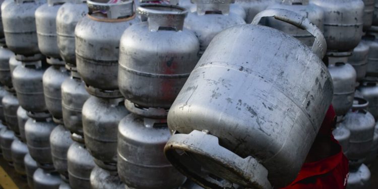 Petrobras reduz preço do gás de cozinha em 6%