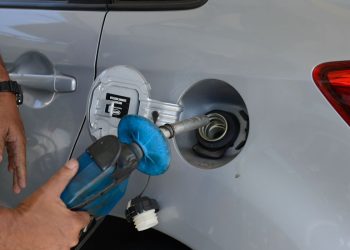 Petrobras reduz preço de gasolina em R$ 0,25 por litro