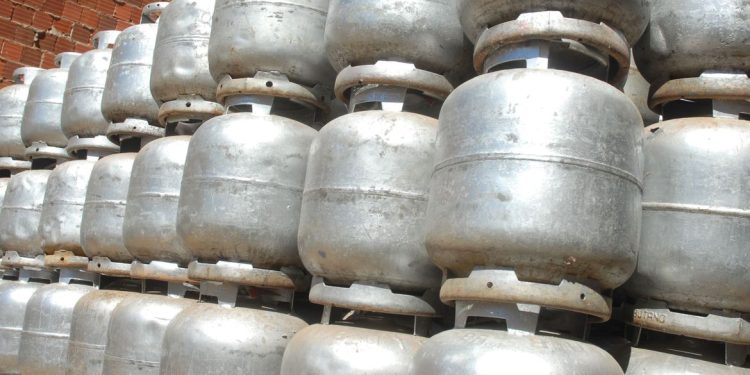 Petrobras reduz preço do gás de cozinha para distribuidoras