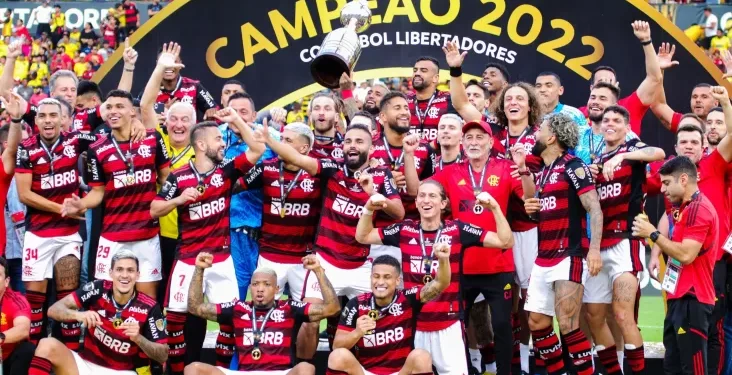 Flamengo vence Athlético-PR e se torna tricampeão da Libertadores
