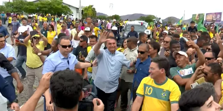 Bolsonaro pede votos para Neto em Guanambi: ‘Onde está o PT, estamos do outro lado’