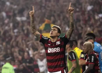 Flamengo sofre no fim, garante vitória nos pênaltis e se sagra tetra da Copa do Brasil