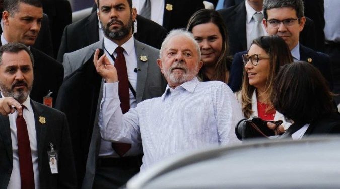 Lula desembarca no Egito para participar da COP-27