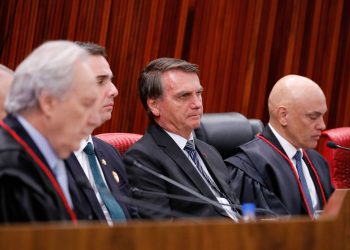 Bolsonaro convida ministros do STF para reunião no Alvorada