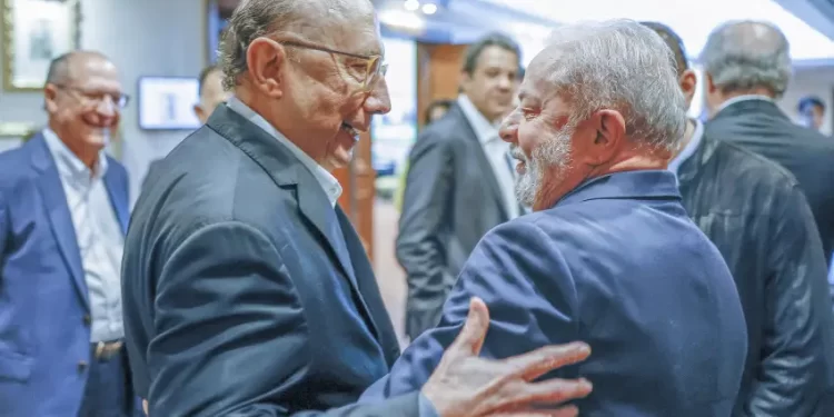 Meirelles demonstra pessimismo com Lula e deseja sorte a investidores