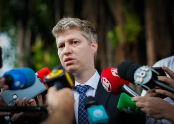 Marcel Van Hattem protocola pedido de abertura da ‘CPI do Abuso de Autoridade’