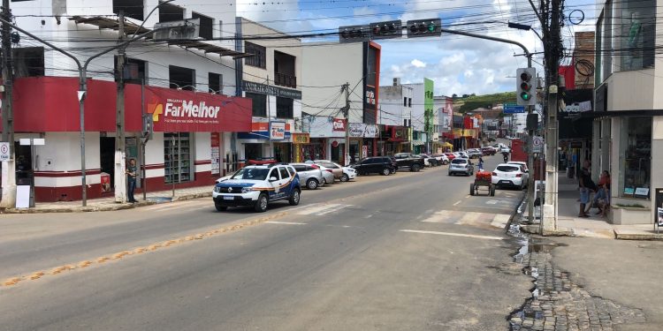 CDL divulga horários de funcionamento do comércio de Jaguaquara nos dias de jogos do Brasil