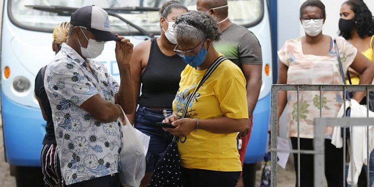Governo do Estado anuncia decreto que restabelece obrigatoriedade do uso de máscaras