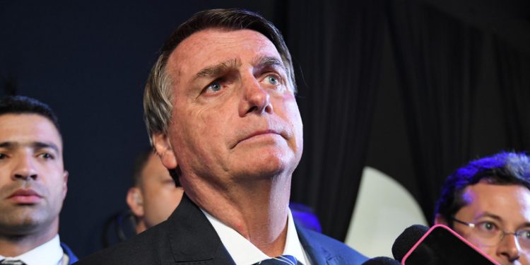 Bolsonaro aciona o TSE e pede anulação de votos de parte das urnas das eleições de 2022