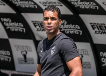 Corinthians anuncia Fernando Lázaro como novo técnico do clube