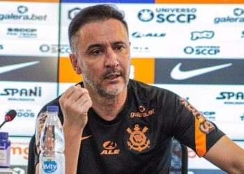 Corinthians anuncia saída do técnico Vítor Pereira