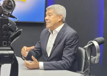 Jerônimo diz que define possível reforma administrativa na Bahia até o fim do mês