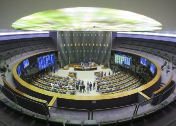Câmara aprova texto-base da PEC da Transição em primeiro turno