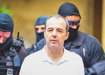 Sérgio Cabral deixa a cadeia após seis anos de detenção