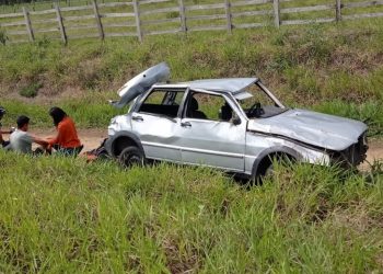 Acidente na BA-250, entre Jaguaquara e Itiruçu deixa mãe e filhos feridos; vítimas são levadas ao HGPV