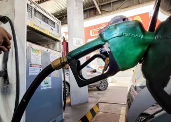 Gasolina e diesel da Petrobras ficam mais baratos para distribuidoras a partir de hoje