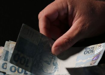 Beneficiários com NIS de final 8 recebem pagamento do Auxílio Brasil