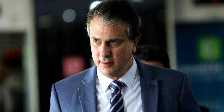 Lula define Camilo Santana como ministro da Educação para próximo governo
