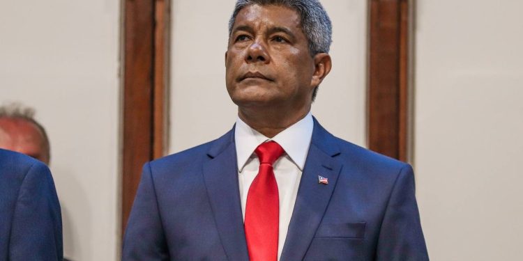 Jerônimo toma posse para 5º mandato seguido do PT no governo do estado