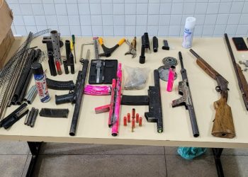 Polícia Militar apreende armas, munições, drogas e suspeitos são presos em Itaquara