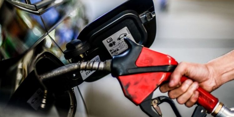 Petrobras aumenta preço de venda de gasolina para as distribuidoras