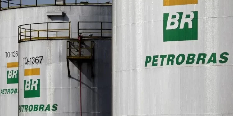 Petrobras anuncia redução de 11% no preço do gás para distribuidoras