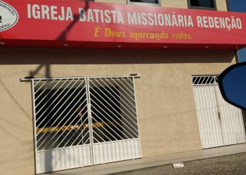Santo Antonio de Jesus: Pastor morre após ser baleado na frente da congregação