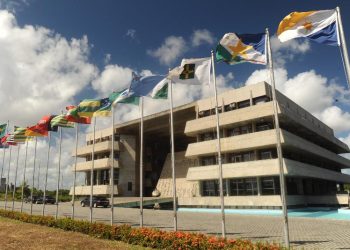Deputados federais e estaduais tomam posse nesta quarta; veja como ficaram as bancadas baianas