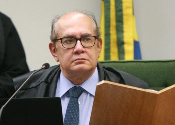 Gilmar Mendes atende governo Lula e suspende todas ações que pedem liberação de armas