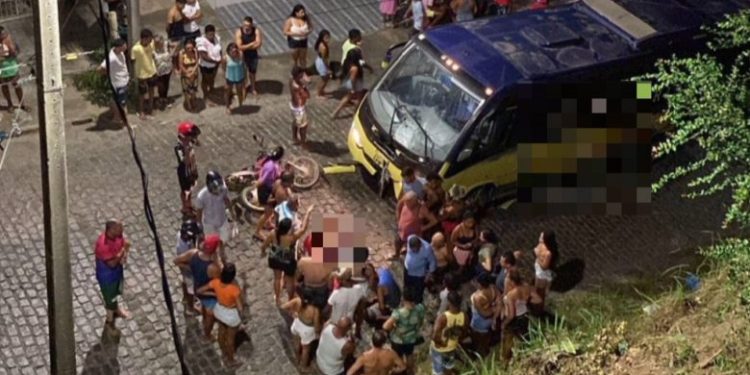 Homem morre após colidir moto com microônibus em Mutuípe