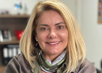 Ex-mulher de Bolsonaro, Ana Cristina perde nacionalidade brasileira