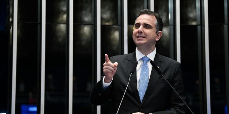 Candidato do Governo Lula, Rodrigo Pacheco é reeleito presidente do Senado Federal
